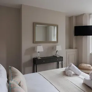 Luxury Studio In The Sleeps 2 Belfast