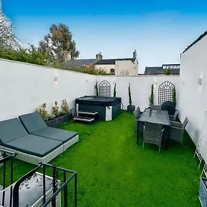  Apartment Gloucester Place Townhouse With Hot Tub! United Kingdom