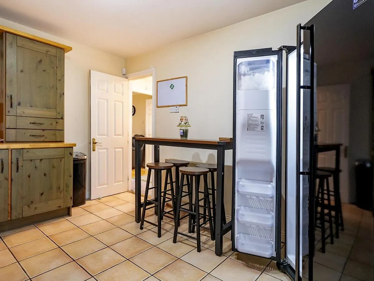 度假居 Pass The Keys Fab Townhouse Near Queens With Huge Tv & Recliners 贝尔法斯特