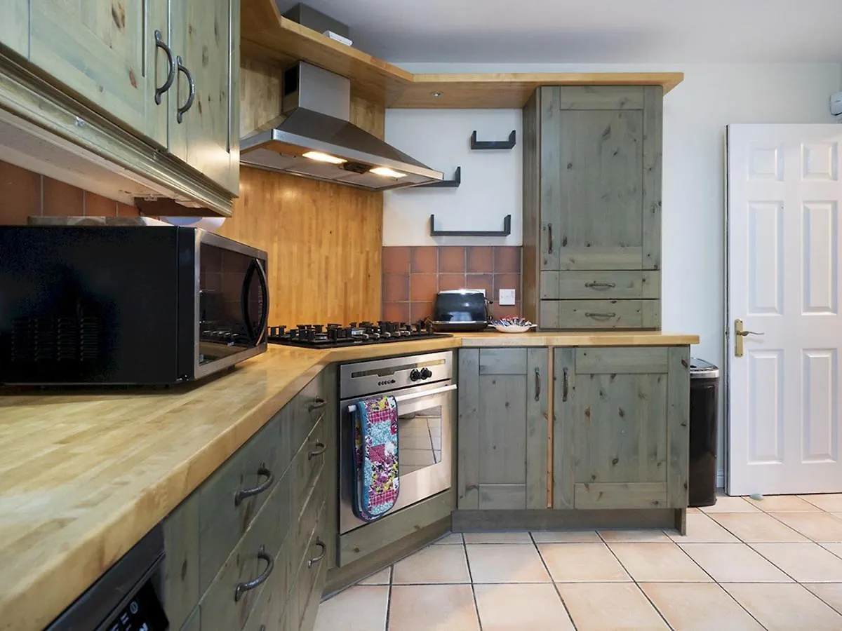 Pass The Keys Fab Townhouse Near Queens With Huge Tv & Recliners 贝尔法斯特 英国